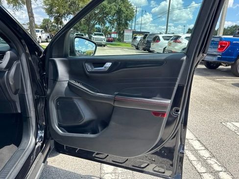 Used 2025 Ford Escape ST-Line FWD image 13