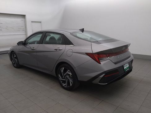 Used 2025 Hyundai Elantra SEL FWD image 3