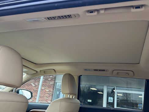 Used 2017 Toyota Highlander Limited Platinum image 10