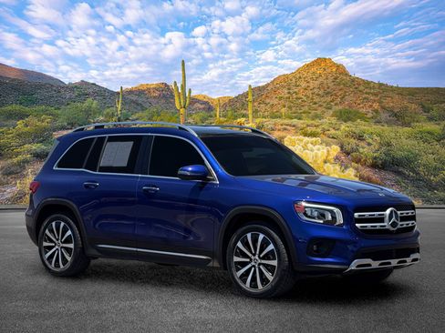 Used 2021 Mercedes-Benz GLB 250 image 2