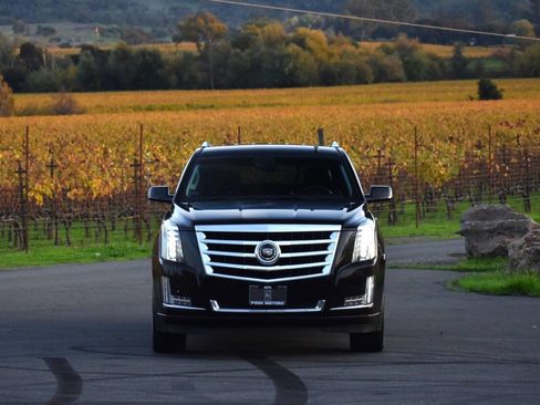 Used 2015 Cadillac Escalade Premium image 5