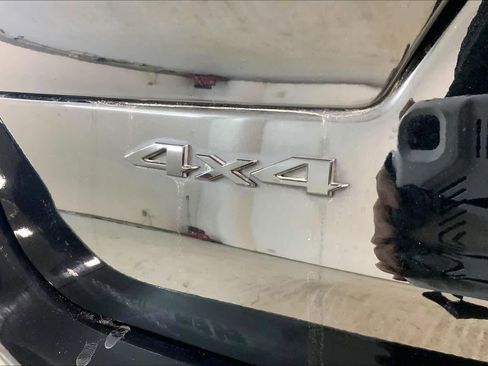 Used 2023 Jeep Grand Cherokee L Laredo image 9