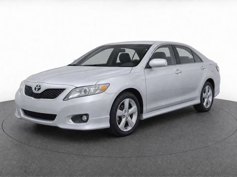 Used 2010 Toyota Camry LE FWD image 9