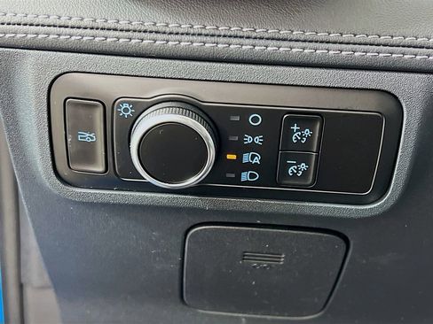 Used 2025 Ford Mustang GT Premium RWD image 32
