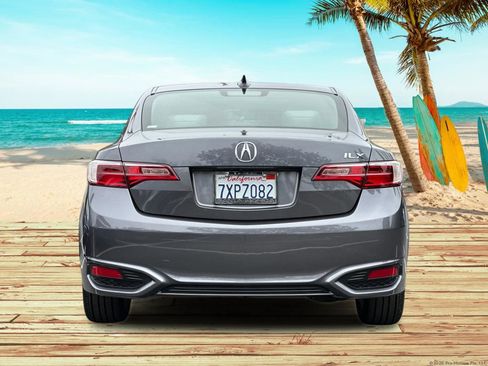 Used 2017 Acura ILX w/ Premium Package image 5