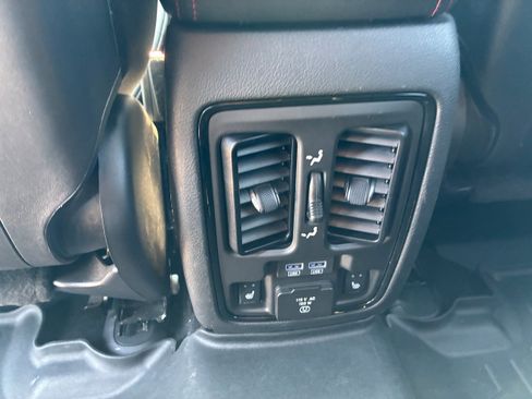 Used 2023 Dodge Durango GT AWD/4WD image 31