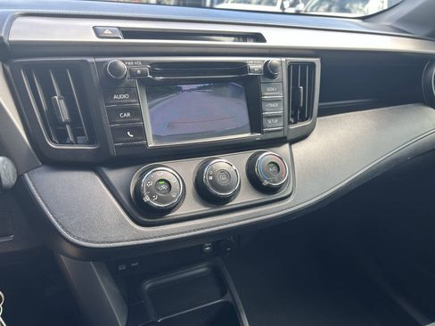 Used 2017 Toyota RAV4 LE AWD/4WD image 26