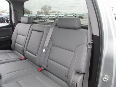 Used 2015 GMC Sierra 1500 SLT w/ Suspension Package, Off-Road image 18