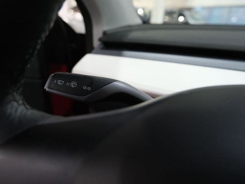 Used 2021 Tesla Model Y Performance image 36