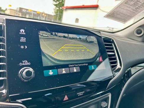 Used 2019 Honda Pilot Touring image 26