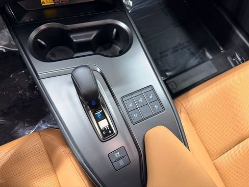 Used 2025 Lexus UX 300h AWD w/ Accessory Package (Z1) image 19