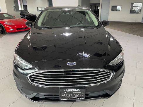 Used 2020 Ford Fusion SE image 2