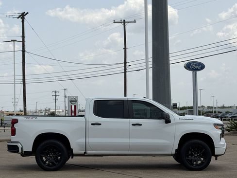 Used 2023 Chevrolet Silverado 1500 Custom w/ LPO, Dark Essentials Package AWD/4WD image 3