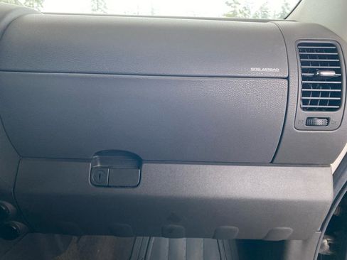 Used 2009 Nissan Pathfinder S RWD image 32