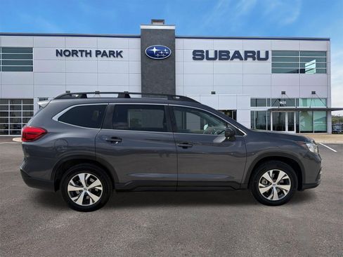 Used 2022 Subaru Ascent Premium w/ Convenience Package AWD/4WD image 2