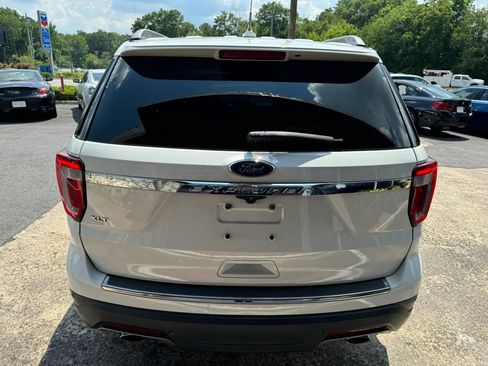Used 2018 Ford Explorer XLT w/ Equipment Group 202A FWD image 6