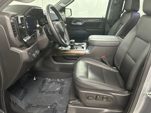 Used 2024 Chevrolet Silverado 1500 LT Trail Boss w/ LT Trail Boss Premium Package AWD/4WD image 11