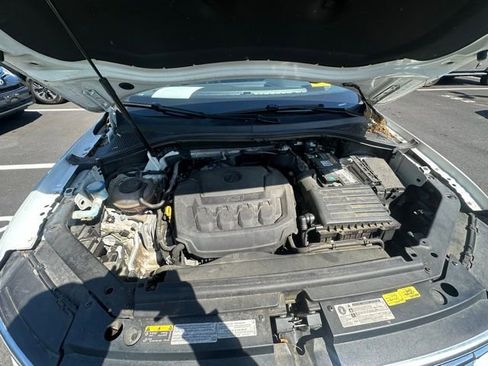 Used 2018 Volkswagen Tiguan SEL Premium AWD/4WD image 15