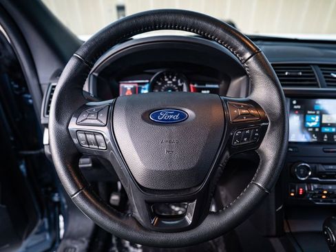 Used 2019 Ford Explorer XLT w/ XLT Sport Appearance Package image 15