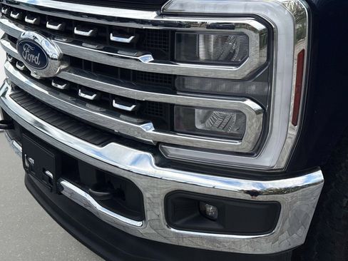 Used 2024 Ford F250 Lariat image 11