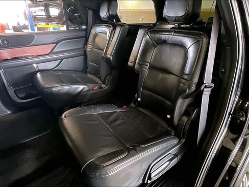 Used 2024 Lincoln Navigator Reserve image 19