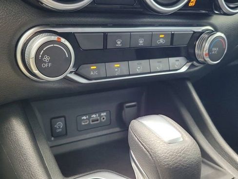 Used 2024 Nissan Sentra SV FWD image 27