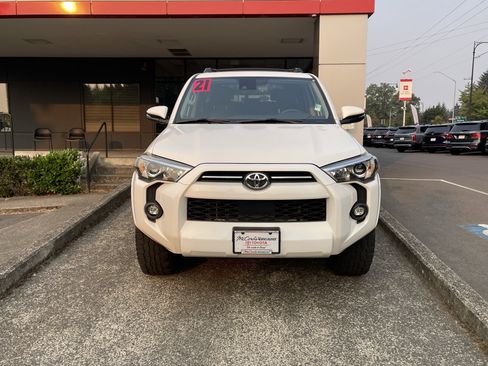Certified 2021 Toyota 4Runner SR5 Premium w/ Moonroof Package AWD/4WD image 2