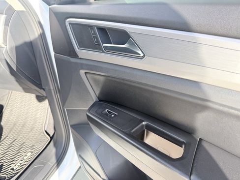 Used 2019 Volkswagen Atlas SE image 49