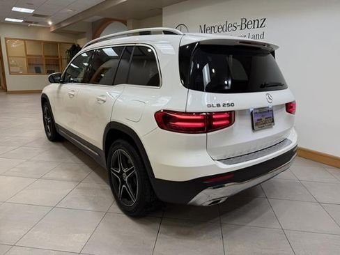 Used 2026 Mercedes-Benz GLB 250 w/ Sun & Sound Package image 3