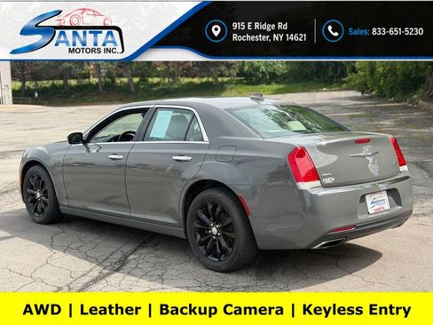 Used 2018 Chrysler 300 Limited AWD/4WD image 14