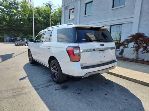 Used 2019 Ford Expedition Limited w/ Driver Assistance Package RWD image 3