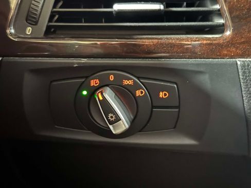 Used 2011 BMW 328i xDrive Sedan AWD/4WD image 21
