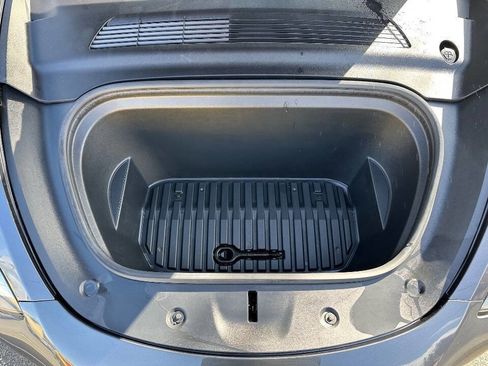 Used 2021 Tesla Model Y Standard Range 4dr Crossover image 11