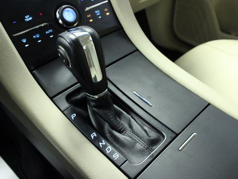 Used 2017 Ford Taurus SEL w/ Equipment Group 201A FWD image 22