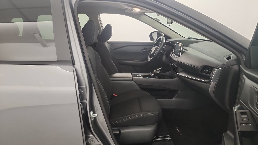 Used 2024 Nissan Rogue S AWD/4WD image 25