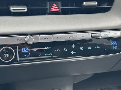 Used 2024 Hyundai Ioniq 5 SE image 23