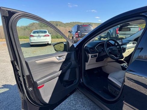 Used 2022 Ford Escape SEL FWD image 14