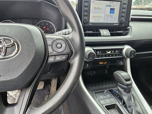 Used 2021 Toyota RAV4 XLE image 25