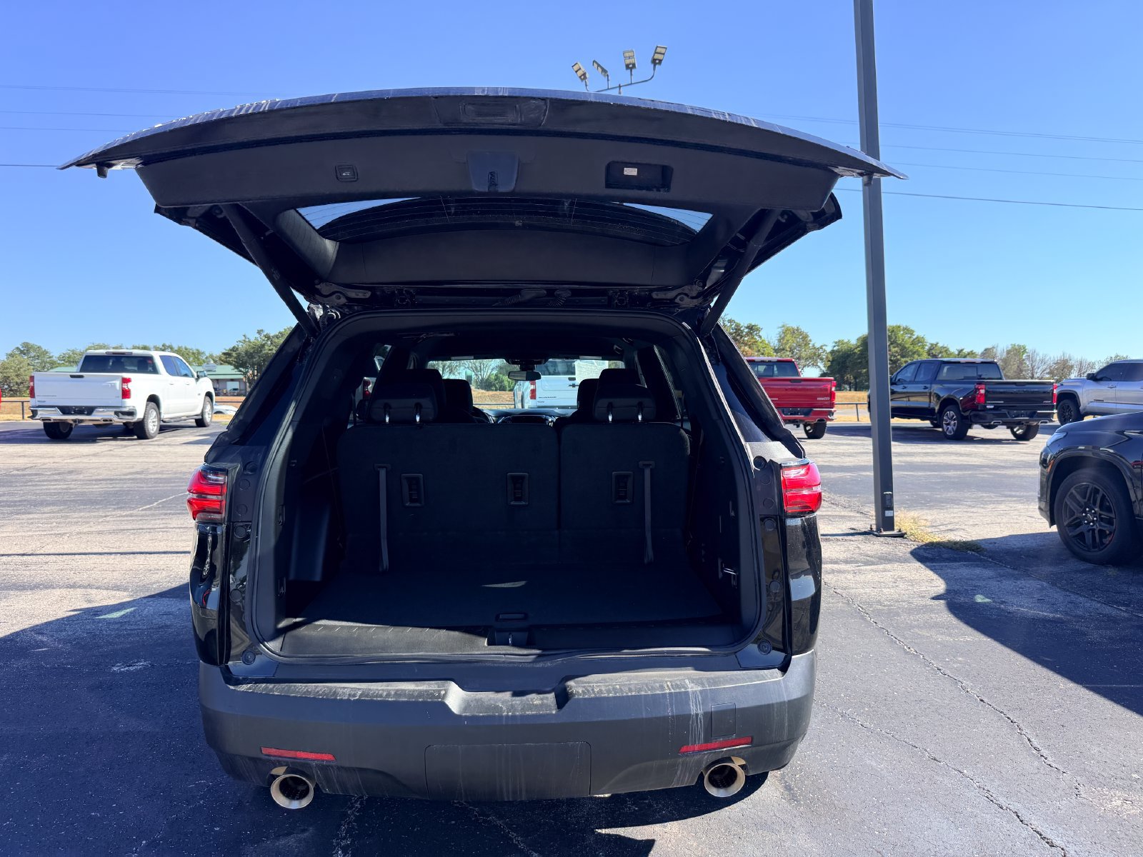 Used 2023 Chevrolet Traverse LT w/ LPO, Floor Liner Package AWD/4WD image 11