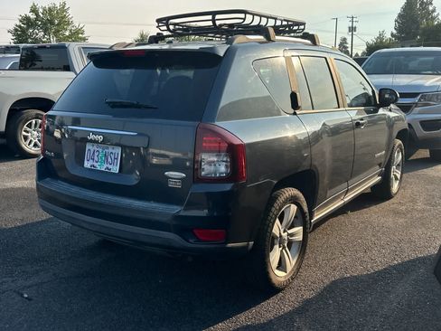Used 2014 Jeep Compass Latitude AWD/4WD image 3