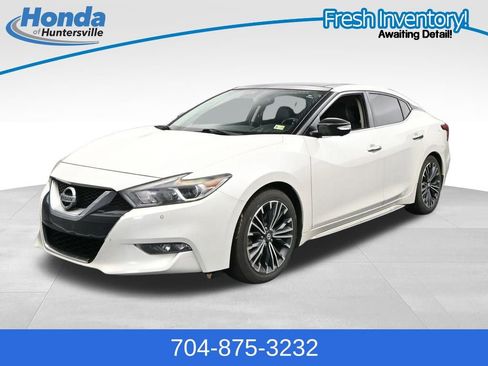 Used 2017 Nissan Maxima Platinum w/ Medallion Package FWD image 4