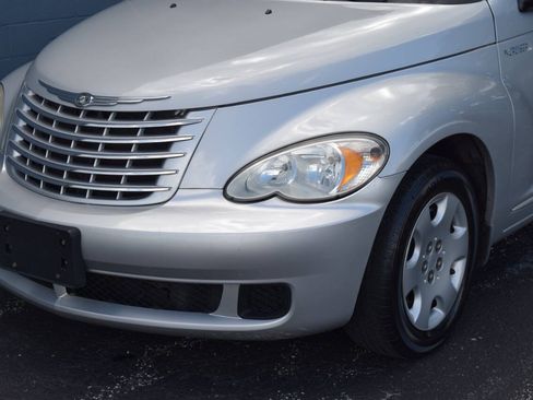 Used 2006 Chrysler PT Cruiser Touring FWD image 4