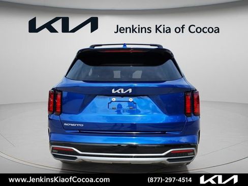 Used 2023 Kia Sorento S w/ Panoramic Sunroof Package FWD image 6