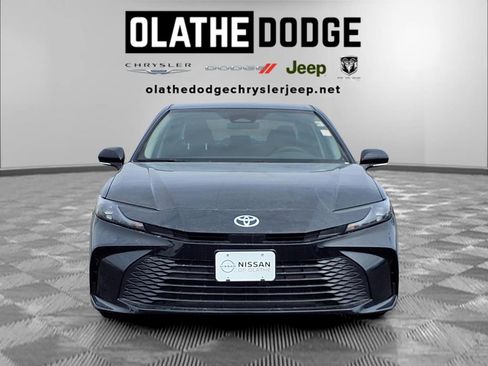 Used 2025 Toyota Camry LE image 28