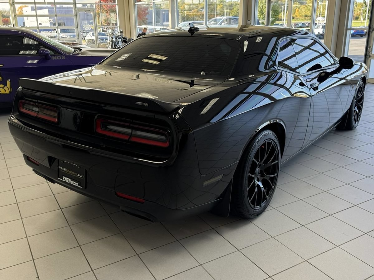 Used 2016 Dodge Challenger R/T Scat Pack RWD image 11
