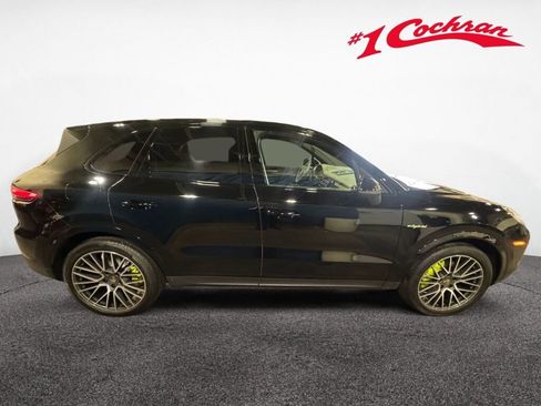 Used 2022 Porsche Cayenne E-Hybrid image 8