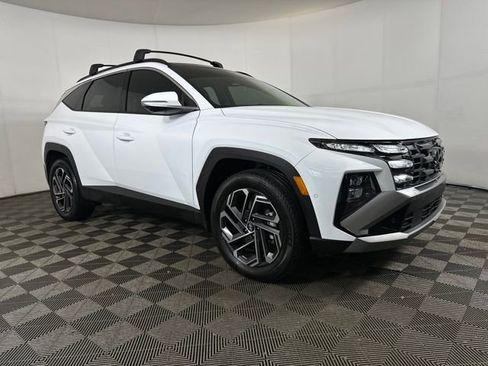 Used 2025 Hyundai Tucson Limited image 2
