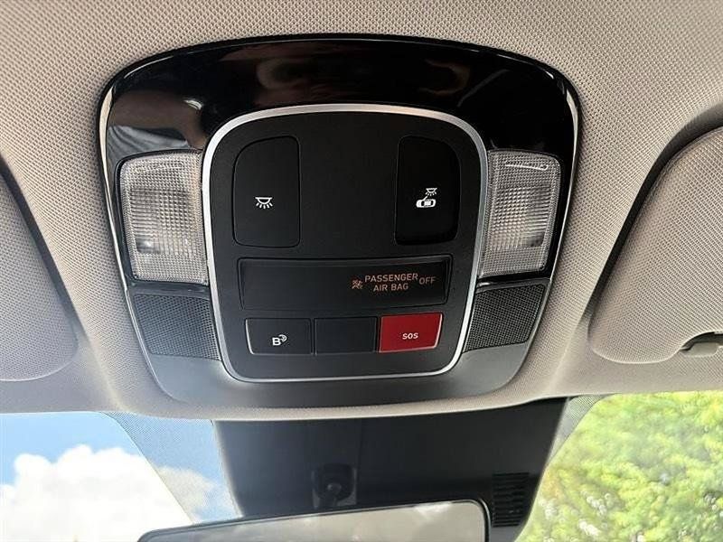Used 2025 Hyundai Sonata SE FWD image 28
