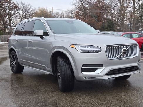 Used 2024 Volvo XC90 B5 Core w/ Protection Package Premier image 4