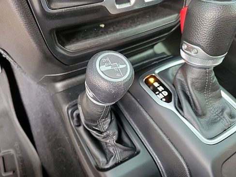 Used 2022 Jeep Wrangler Sport AWD/4WD image 15